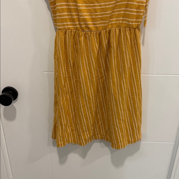 Caution To The Wind Mustard and Cream Striped Top size medium - Picture 4 of 8
